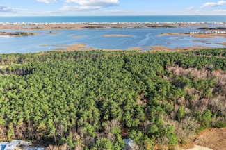 14 Old Landing Rd, Hampstead, NC 28443