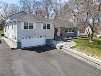 2107 N Benson Rd, Fairfield, CT 06824