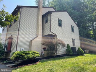 608 Valley Stream Cir, Feasterville Trevose, PA 19053