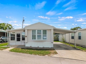 6201 Pleasant St, Zephyrhills, FL 33542