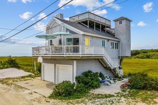 36 Cove St, Mattapoisett, MA 02739