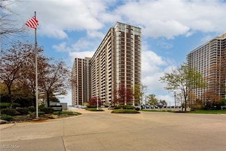 12900 Lake Ave Unit 1107, Lakewood, OH 44107