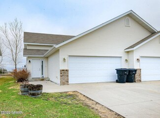 4862 Curran Ct, Grand Forks, ND 58201