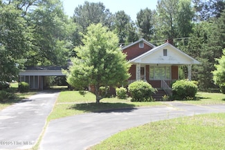 709 Quail St, Elizabethtown, NC 28337