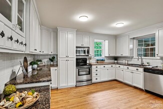 1002 S Brady Ave, Newton, NC 28658