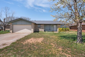 2903 Lometa Dr, Plainview, TX 79072