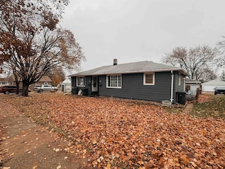 415 S John St, Kimberly, WI 54136