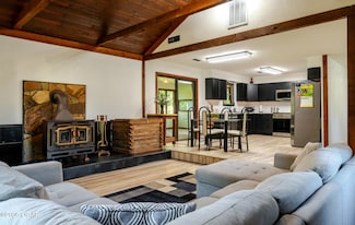 303 N Hudson Ave, Aurora, MO 65605