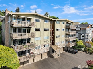 2552 14th Ave W Unit 301, Seattle, WA 98119