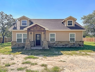 144 County Road 6813, Natalia, TX 78059