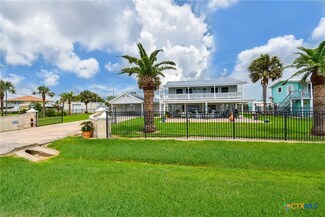 1783 W Bayshore Dr, Palacios, TX 77465