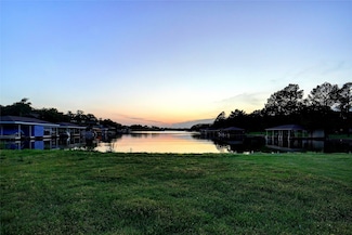 402 Kiowa Dr E, Gainesville, TX 76240