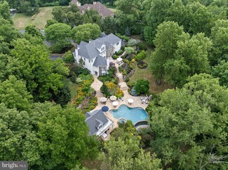 2040 Harts Ln, Conshohocken, PA 19428