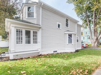 23 Moultrie St, Dorchester Center, MA 02124