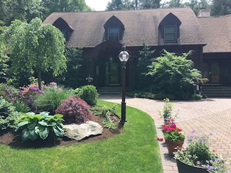 5A Valley Rd, Dover, MA 02030