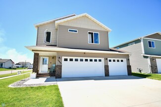 5995 58th St S, Fargo, ND 58104