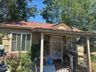 1006 N Naches Ave, Yakima, WA 98901