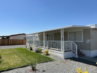 720 E Worth Space 135 Ave, Porterville, CA 93257