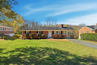 4720 Oakdale Dr, Lynchburg, VA 24502