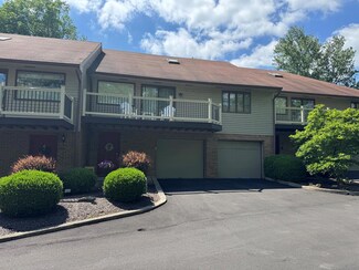 605 Townhouse Rd, Wheeling, WV 26003