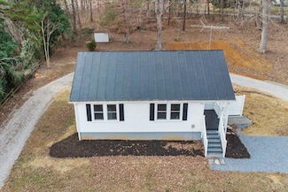 321 Highwayview Rd, Hurt, VA 24563