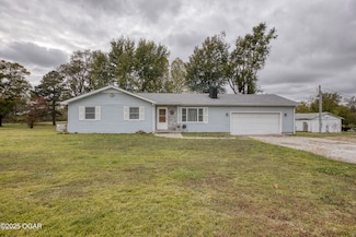 1638 & 1638 1 2 Lark Rd, Joplin, MO 64804