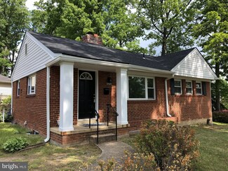 10810 Maple St, Fairfax, VA 22030