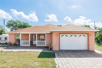 910 Rich Dr, Mount Dora, FL 32757