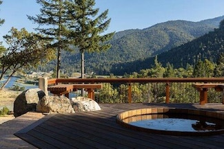 370 River Bend Rd, Willow Creek, CA 95573