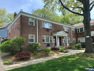 192 Hillside Ave Unit E2, Leonia, NJ 07605