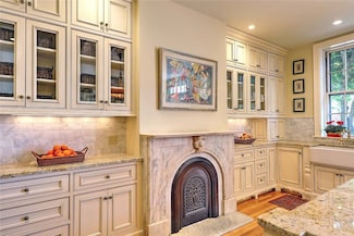 43 Congdon St, Providence, RI 02906