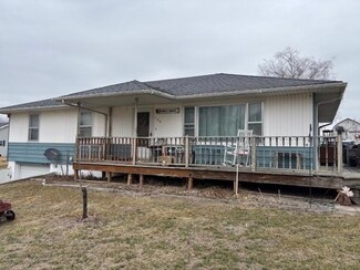 106 W 7th St, Stanberry, MO 64489
