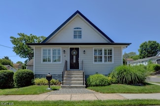 55 Florence St, Nutley, NJ 07110