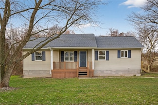 990 Bell Rd, Clifton Springs, NY 14432