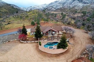 2775 Shadow Mountain Dr, Lake Isabella, CA 93240