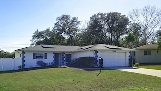 28 New Florida Ave, Beverly Hills, FL 34465