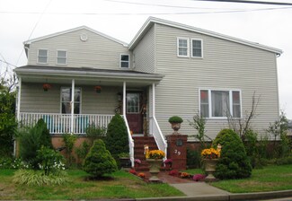 29 Plymouth Ave, Port Monmouth, NJ 07758