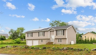 11 Eric Ct, Portsmouth, RI 02871