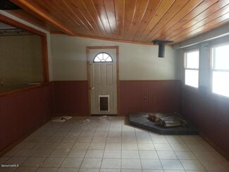 305 Laurel St, Lee, MA 01238