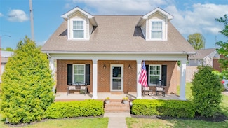 217 Max Hampton St, Bowling Green, KY 42101