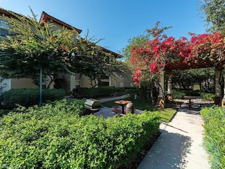 8861 Colonnades Ct W Unit 215, Bonita Springs, FL 34135