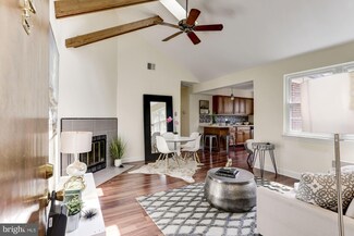 2103 N Scott St Unit 90, Arlington, VA 22209