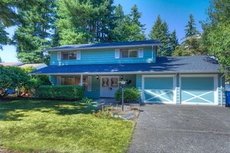916 N 195th St, Shoreline, WA 98133