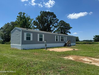 2378 Sis Mills Rd, Grimesland, NC 27837