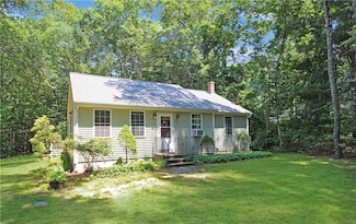 9 Thomas Ln, Westerly, RI 02891
