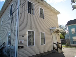 14 Saratoga St, Providence, RI 02905