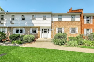 114 Parkside Dr, Suffern, NY 10901