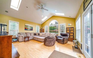 512 Garfield Ave, Linwood, NJ 08221