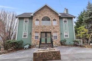 907 Smoky Bears Way, Gatlinburg, TN 37738