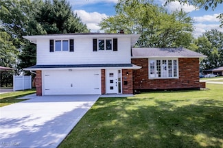 1303 E Dartmoor Ave, Seven Hills, OH 44131